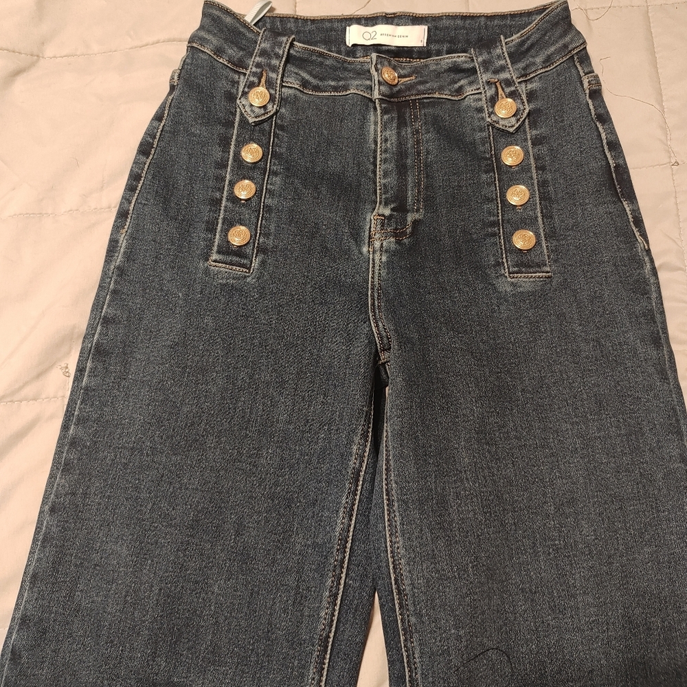 190. Marine Flare Jeans with Button Detailing - Picture 8 of 11